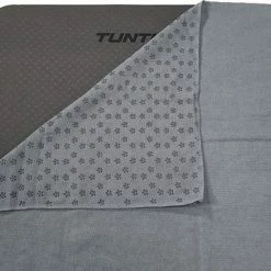 Beste deal ???? Tunturi Silicone Yoga Handdoek Met Anti Slip - Incl. Draagtas - Grijs ???? -XXL Nutrition-winkel 550x358 1