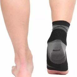 Beste deal ???? LOUZIR Enkelband - Voet Bandage - Ondersteuning - Voorkomen - Blessures - Enkelbrace - Steun - Sport - Comfortabel - Ankle Bandage - Verstelbaar - One Size ✔️ -XXL Nutrition-winkel 550x603 1