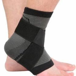 Beste deal ???? LOUZIR Enkelband - Voet Bandage - Ondersteuning - Voorkomen - Blessures - Enkelbrace - Steun - Sport - Comfortabel - Ankle Bandage - Verstelbaar - One Size ✔️ -XXL Nutrition-winkel 550x654 3
