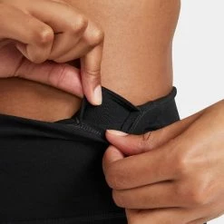 Beste Pirce ???? Nike Dri-FIT One Sportlegging Dames - Maat S ???? -XXL Nutrition-winkel 550x687 2