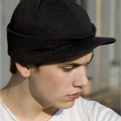 Aanbiedingen ???? Result Trendy Warme Wintermuts Met Visor Klep In Het Zwart Voor Volwassenen - Damesmutsen / Herenmutsen - 100% Polyacryl ???? -XXL Nutrition-winkel 550x699 1