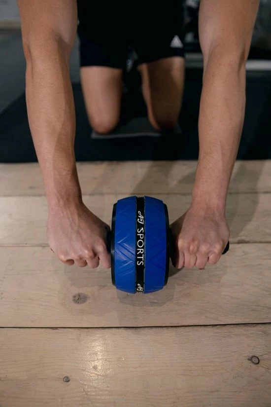 Uitgang ???? AJ-Sports Ab Wheel Inclusief Kniemat - Ab Wheel - Ab Roller - Ab Trianer - Buikspiertrainer - Buikspierwiel - Buikspierapparaat - Trainingswiel - Fitness - Workout - Kerst TIP! ???? 6 Uitgang ???? AJ-Sports Ab Wheel Inclusief Kniemat - Ab Wheel - Ab Roller - Ab Trianer - Buikspiertrainer - Buikspierwiel - Buikspierapparaat - Trainingswiel - Fitness - Workout - Kerst TIP! ???? - Afbeelding 4